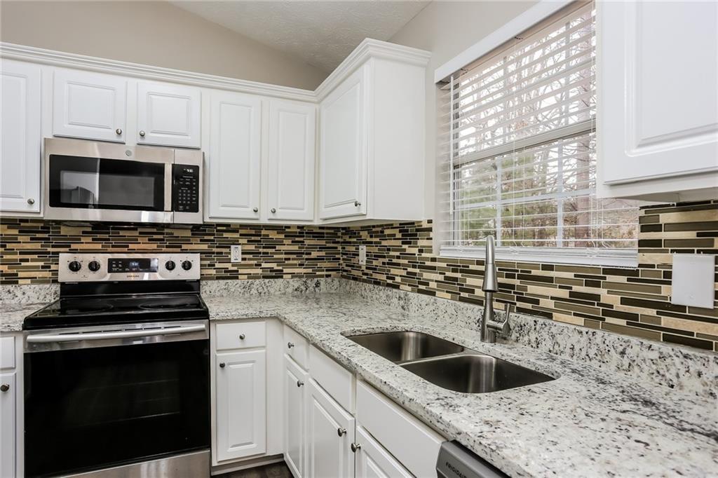 820 Tradd Court, Stone Mountain, Georgia image 8