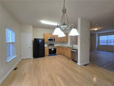 Townhouse For Sale - 2120 Meadow Peak Road<br/> Duluth, GA 30097