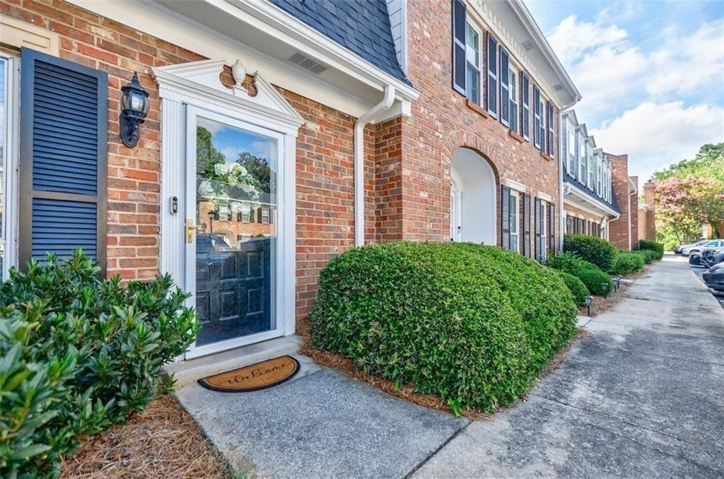 12 NW Palace Green Place NW