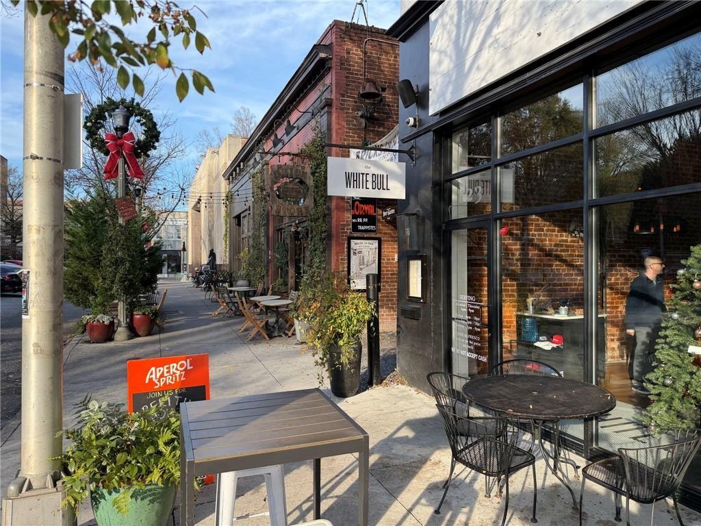 1989 N Ridgeway Road NE