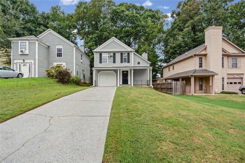 Homes For Sale - 1180 Holly Circle<br/> Lawrenceville, GA 30044