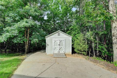 A home in Dahlonega