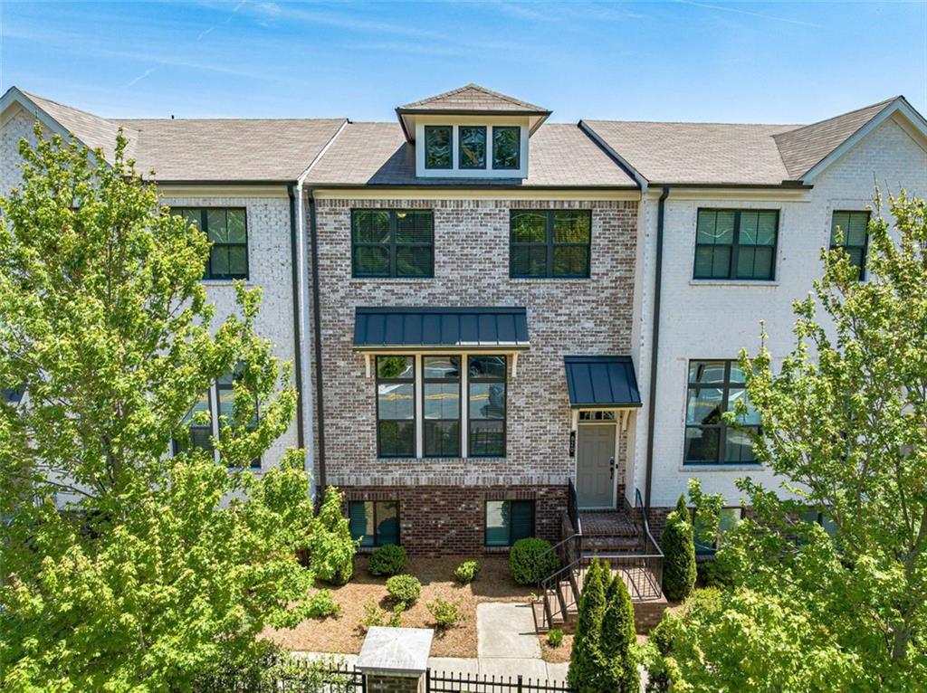 820 Fair View Circle, Roswell, Georgia image 1