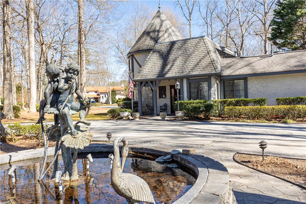 4210 Gatewood Lane, Peachtree Corners, Georgia image 13