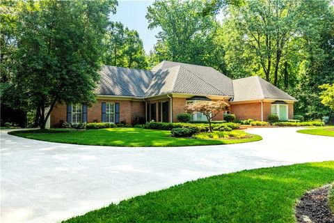 Photo of 3030 Spalding Drive, Sandy Springs, GA 30350 (MLS # 7599587)