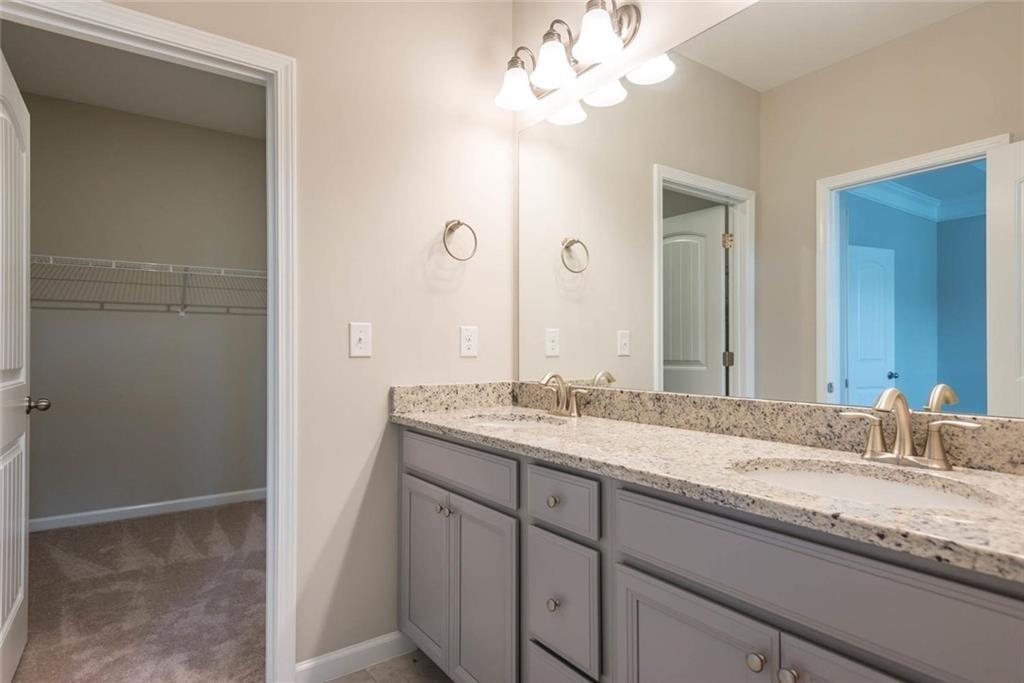 Caravelle - Residential Lease