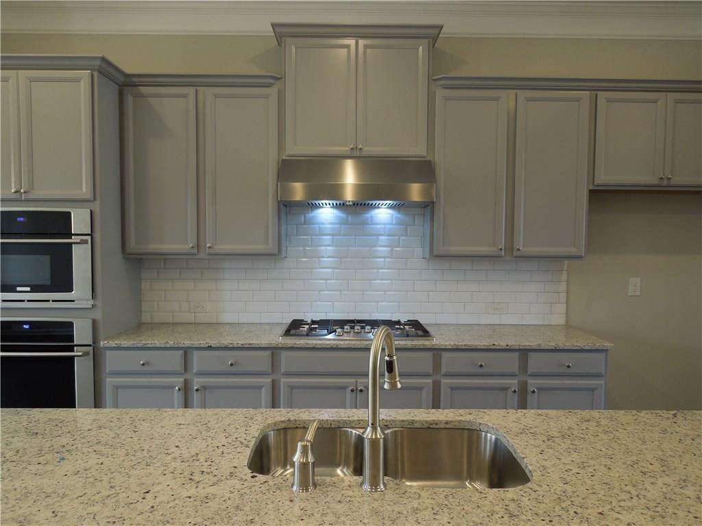 Caravelle - Residential Lease
