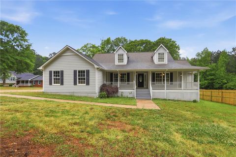 Homes For Sale - 93 Charlie Smith Drive<br/> Senoia, GA 30276