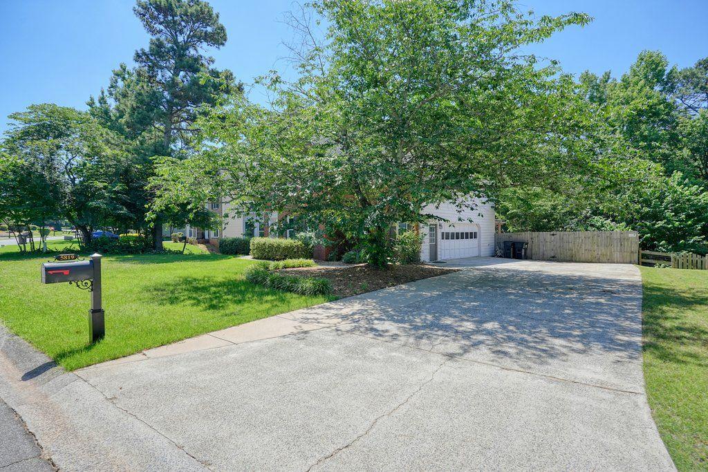5819 Fairwood Walk