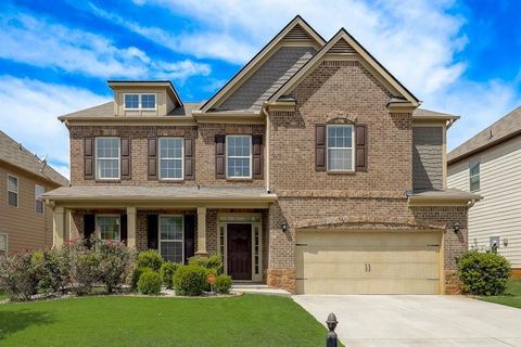 Homes For Sale - 7349 Parkland Bend<br/> Fairburn, GA 30213