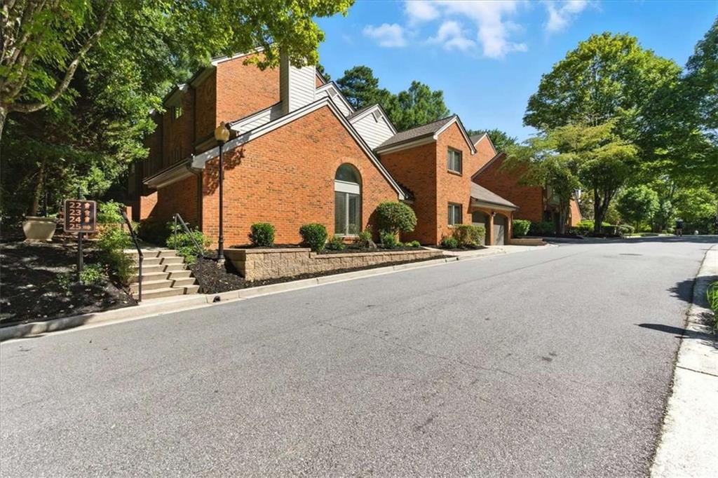 25 Westfair Court NE