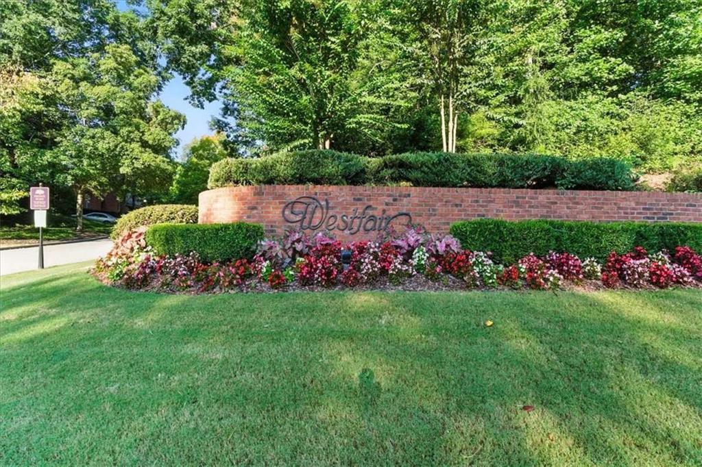 25 Westfair Court NE