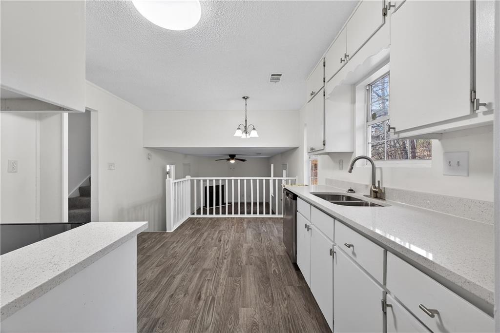 773 Stonebridge Crescent