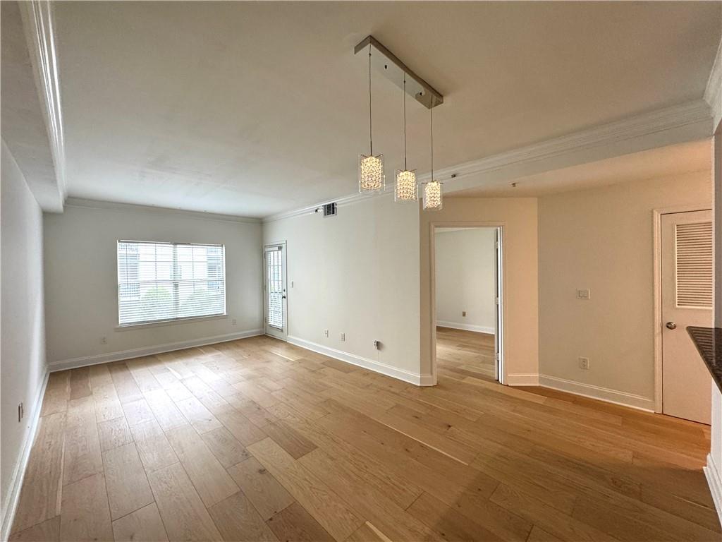 1074 Peachtree Walk NE B220