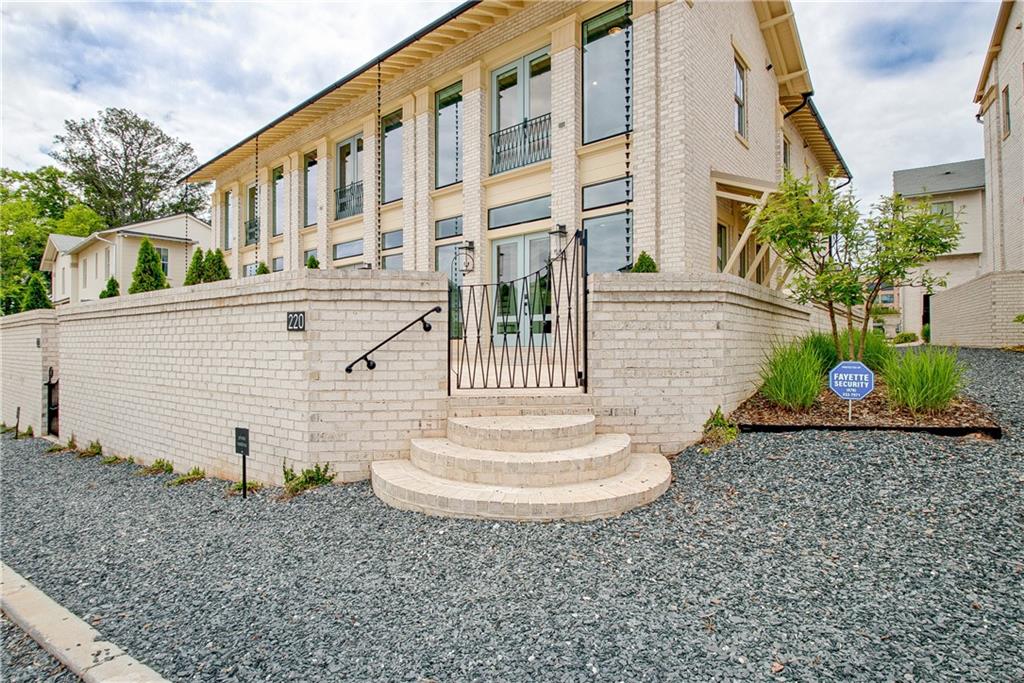 220 Rolison Way