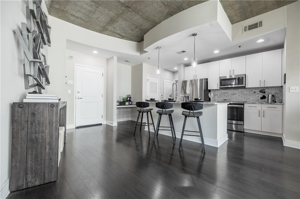 44 PEACHTREE Place NE 1030