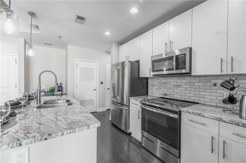 44 PEACHTREE Place NE 1030