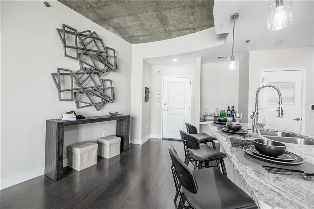 44 PEACHTREE Place NE 1030