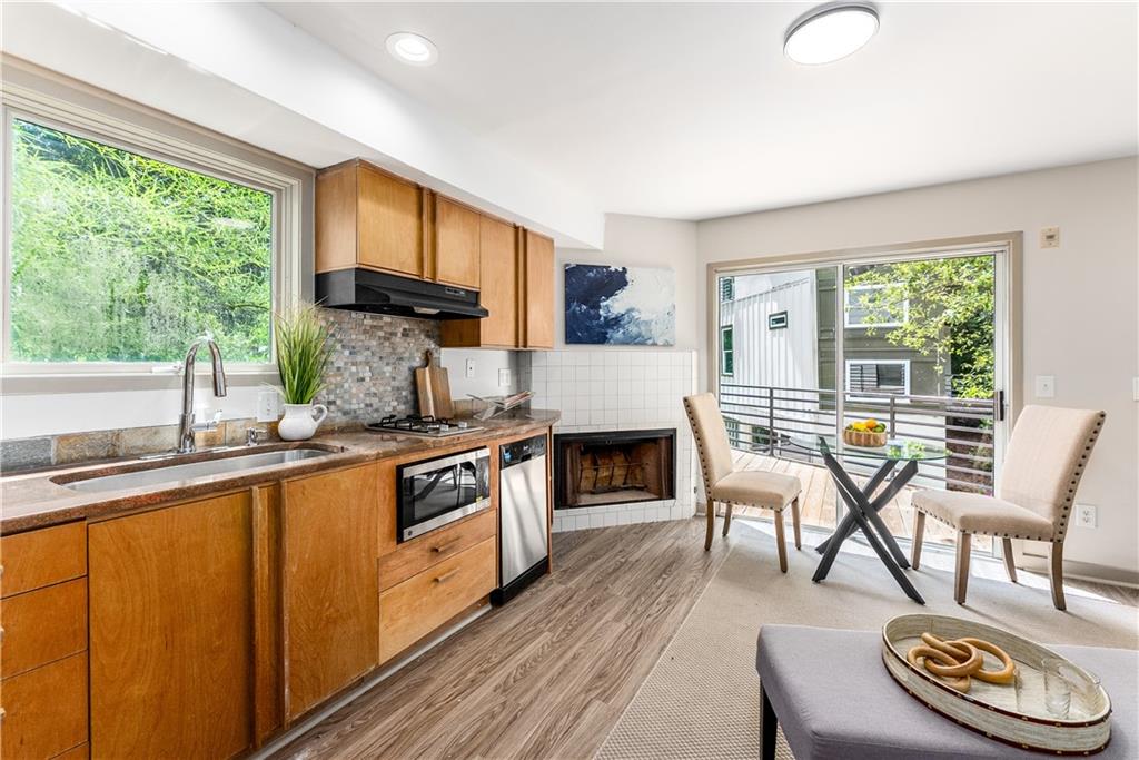 335 Eureka Drive NE Guest Unit