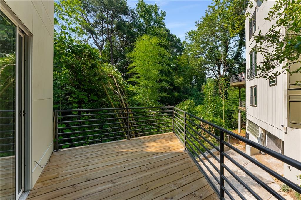 335 Eureka Drive NE Guest Unit