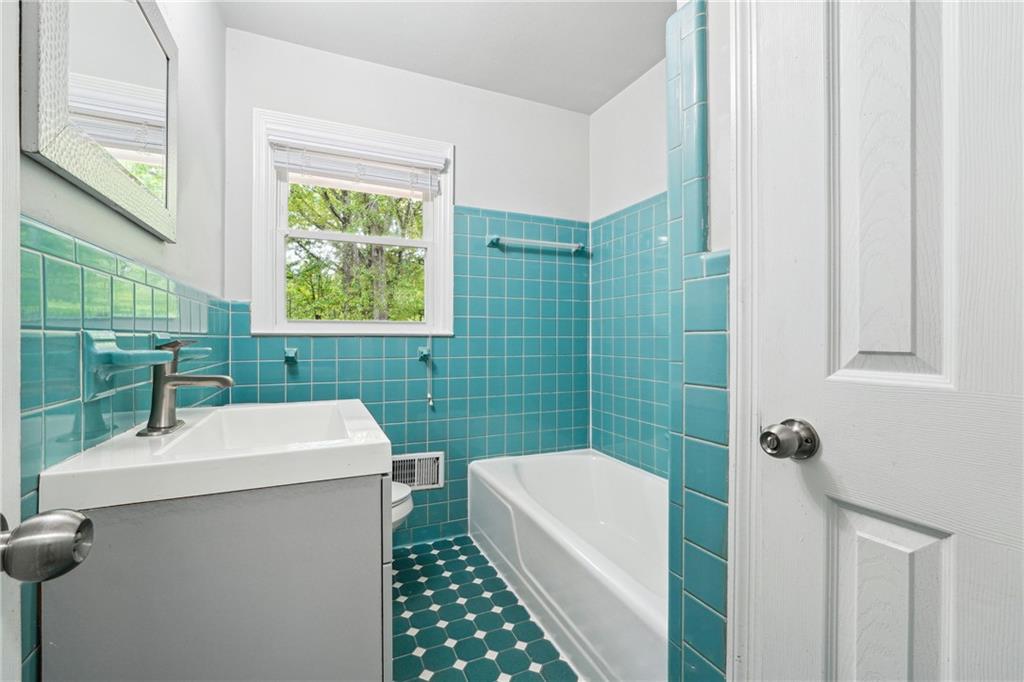 851 Rockbridge Road, Lilburn, Georgia image 21