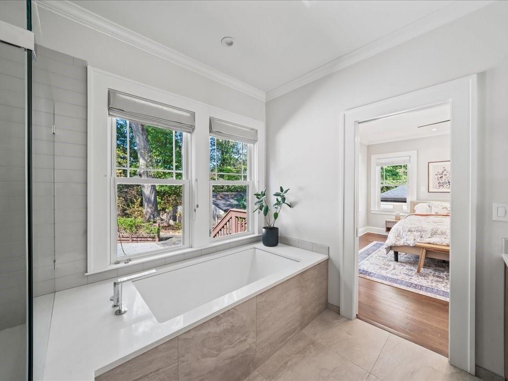 Lake Claire - Residential