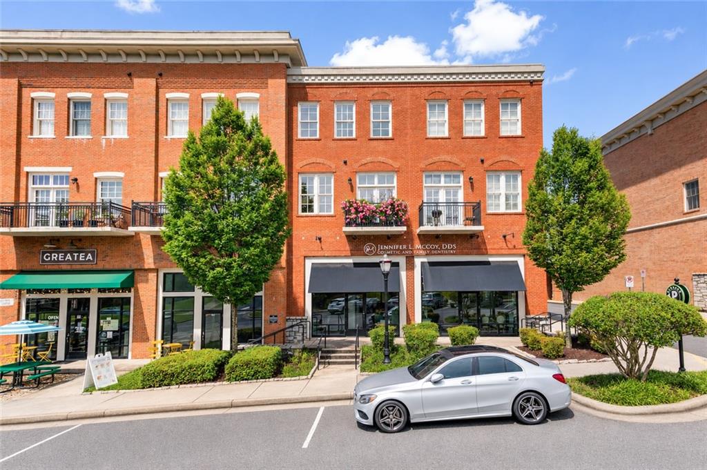 3930 Charleston Market Street 218