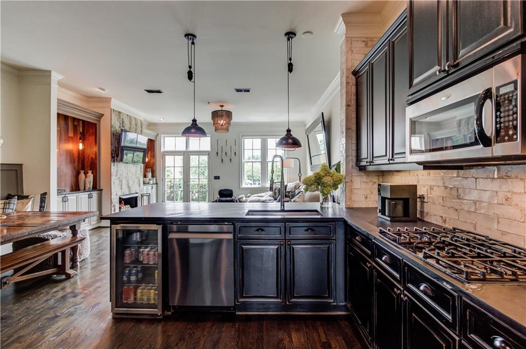3930 Charleston Market Street 218