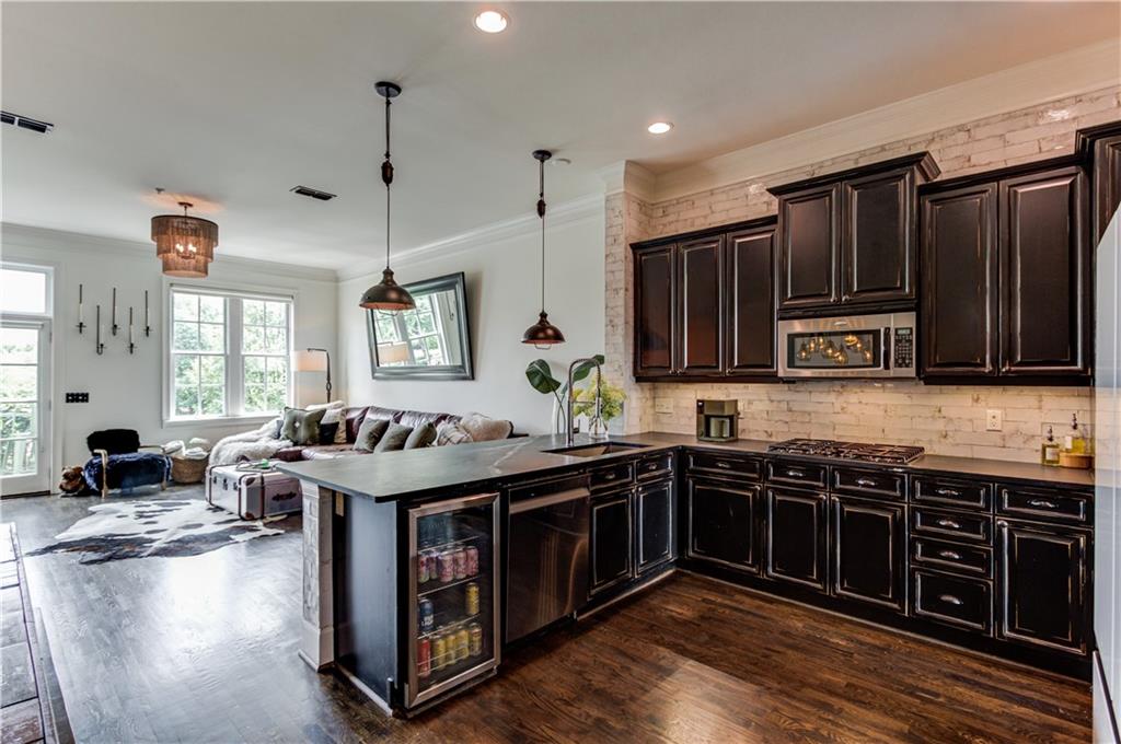 3930 Charleston Market Street 218