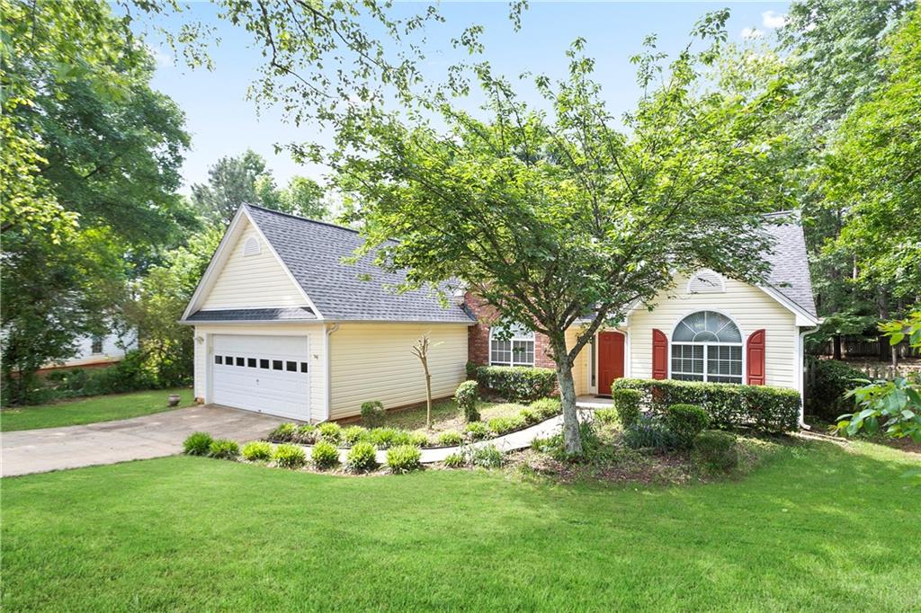 174 Saint Georges Court, Suwanee, Georgia image 3