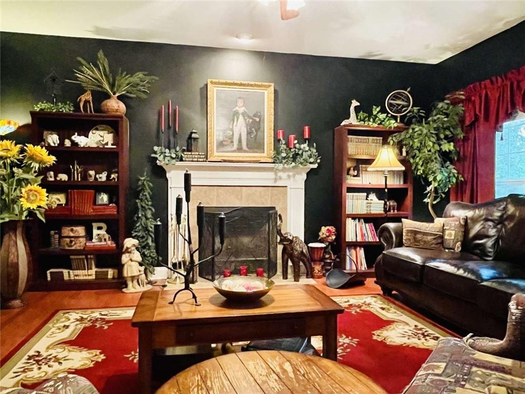 933 Vinings Drive