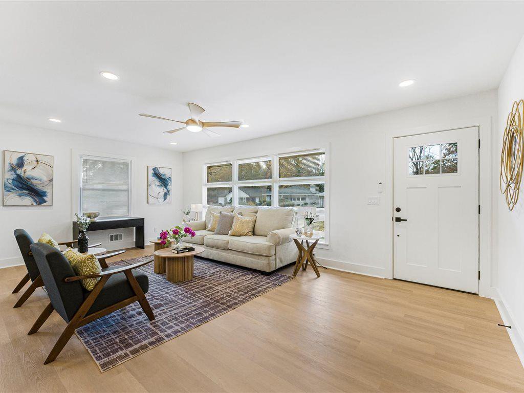 1754 Shirley Street SW