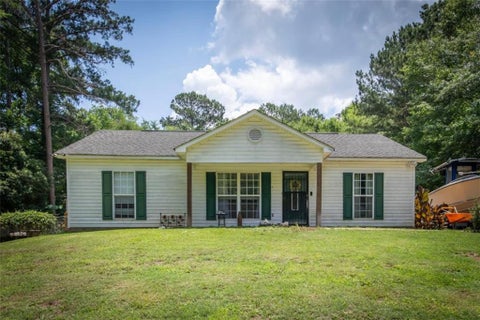 Homes For Sale - 105 Pine Hill Road<br/> LaGrange, GA 30241