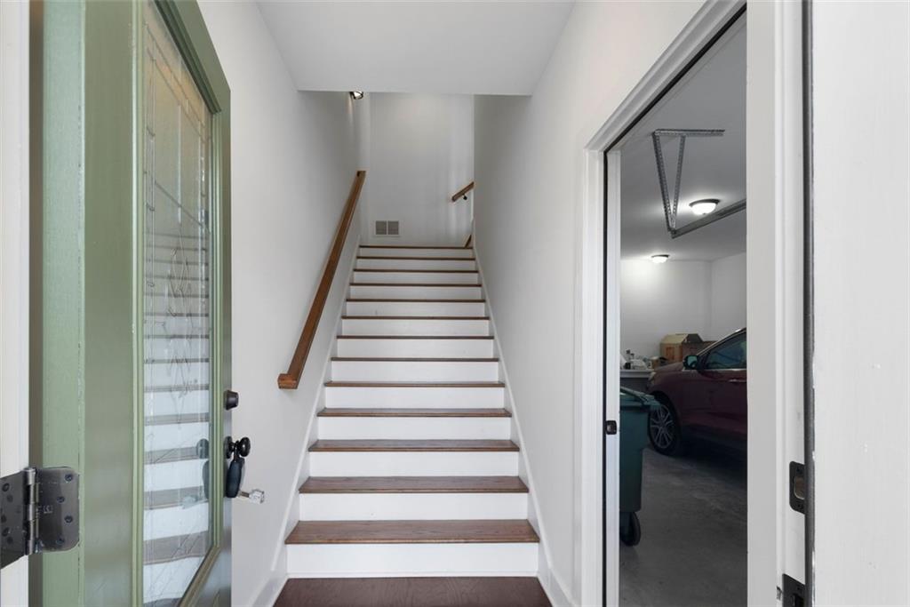 403 INGLENOOK Walk