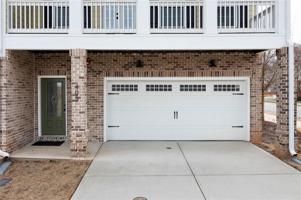 403 INGLENOOK Walk