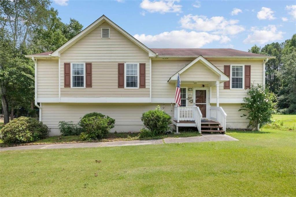 Photo of 306 Crosswalk Drive, Auburn, GA 30011 (MLS # 7840986)