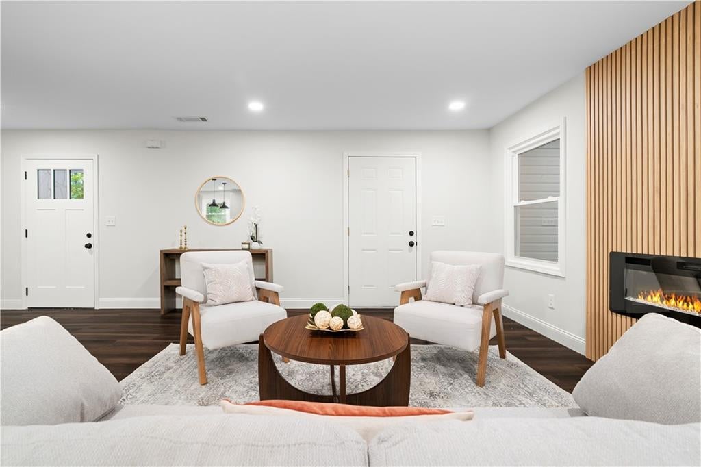 4564 Jade Trail