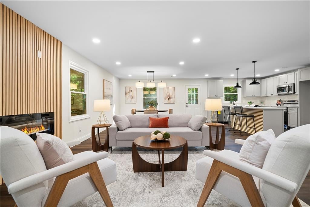 4564 Jade Trail
