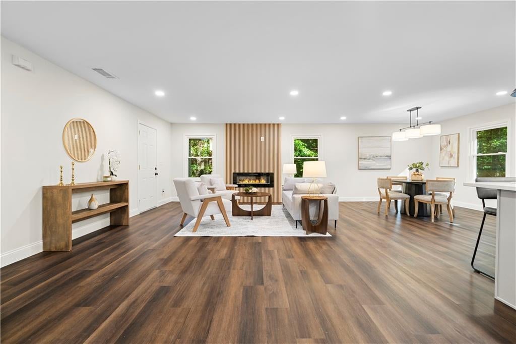 4564 Jade Trail