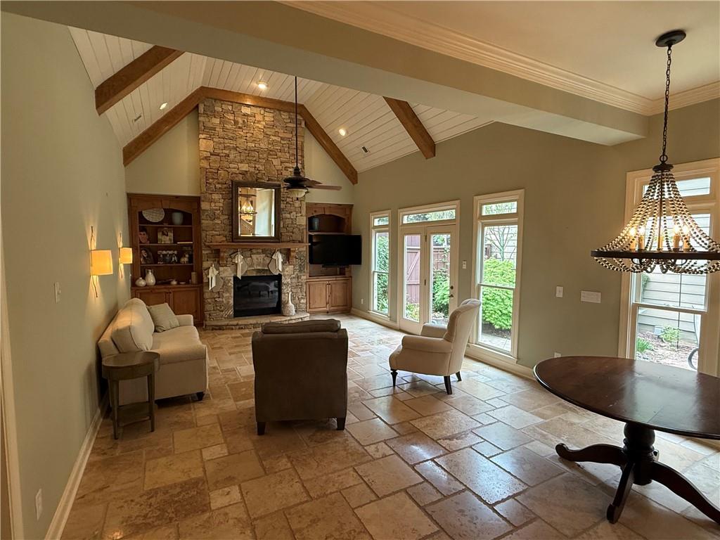 2901 Gateland Square