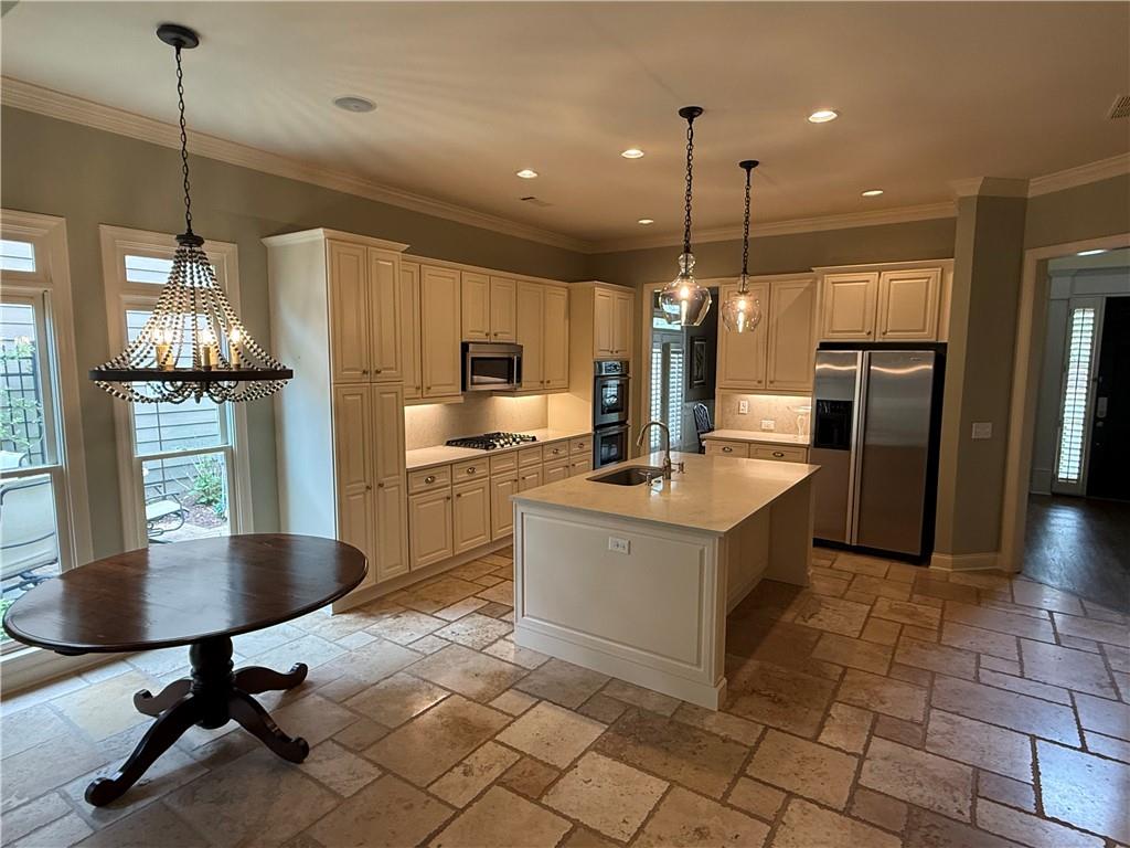 2901 Gateland Square