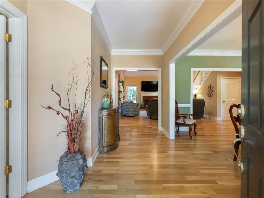 4523 Warwick Glen Place, Flowery Branch, Georgia image 2