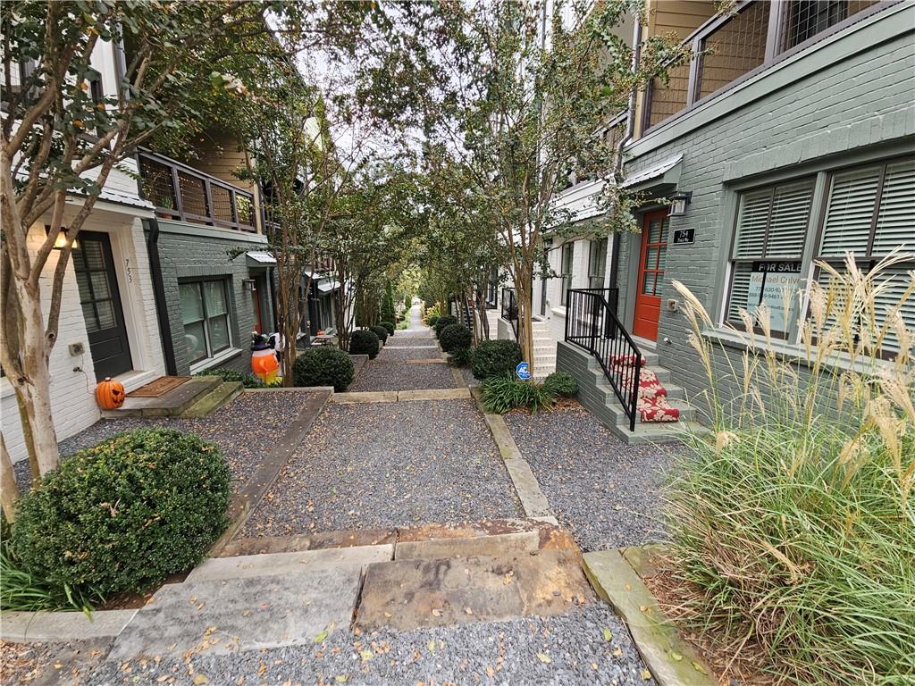 754 Dunlop Way