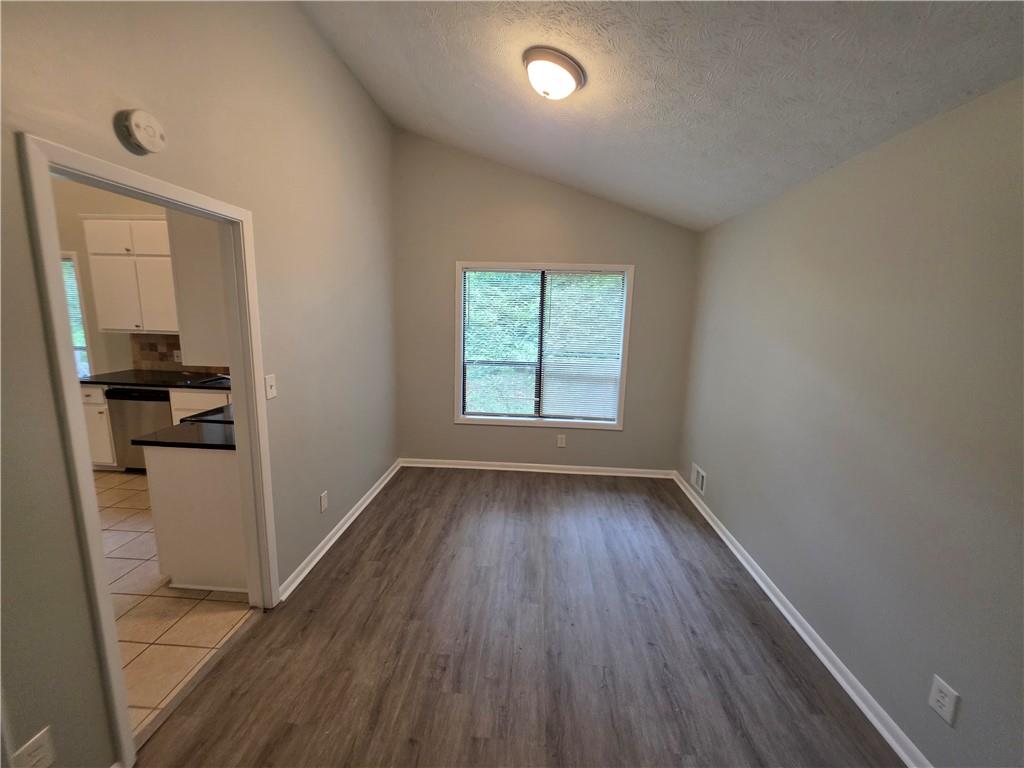 5085 Rock Glen Dr