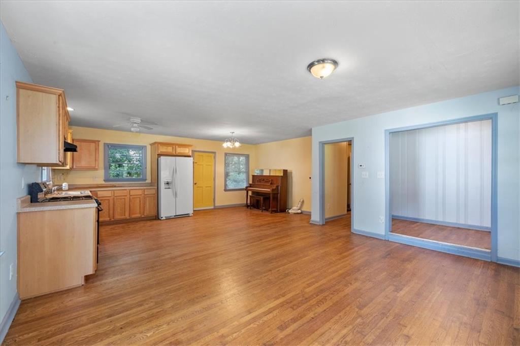 2262 Vistamont Drive