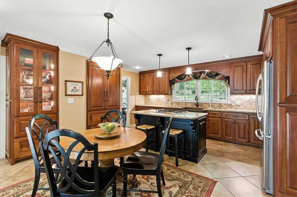 8 Saddle Trail SE