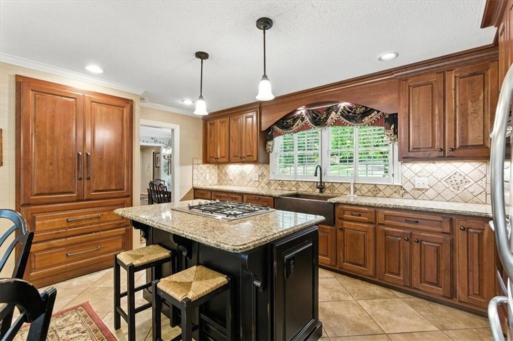 8 Saddle Trail SE