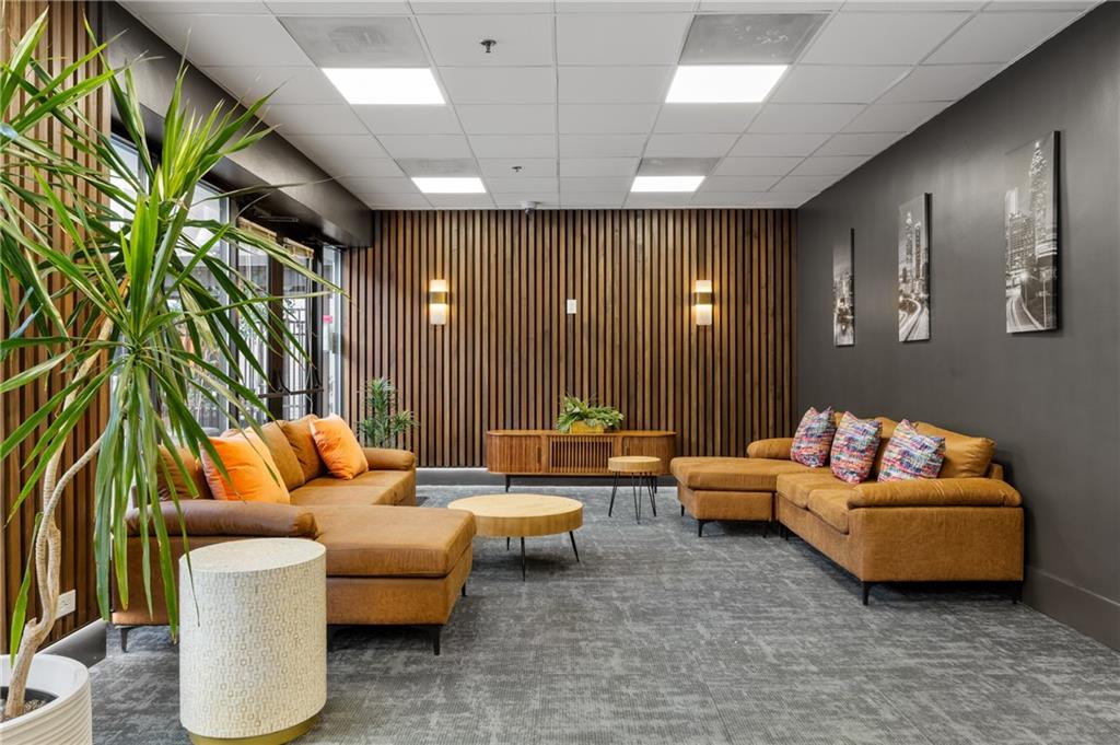 620 Peachtree Street NE 1412