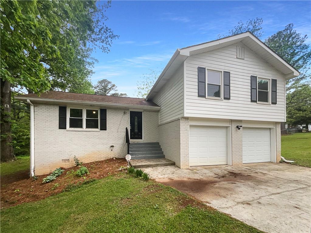 2067 Wellborn Close, Lithonia, Georgia image 2
