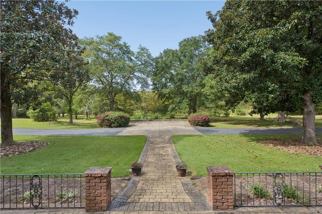 1048 W Macedonia Church Road